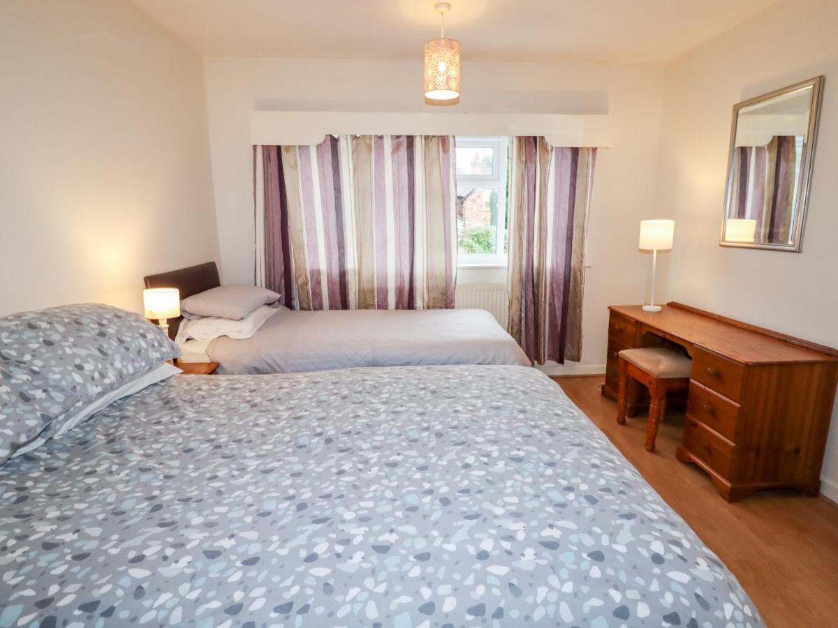 The Hawthorns Villa Chester Luaran gambar